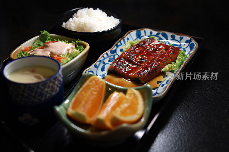 Unagi don或烤鳗鱼饭便当